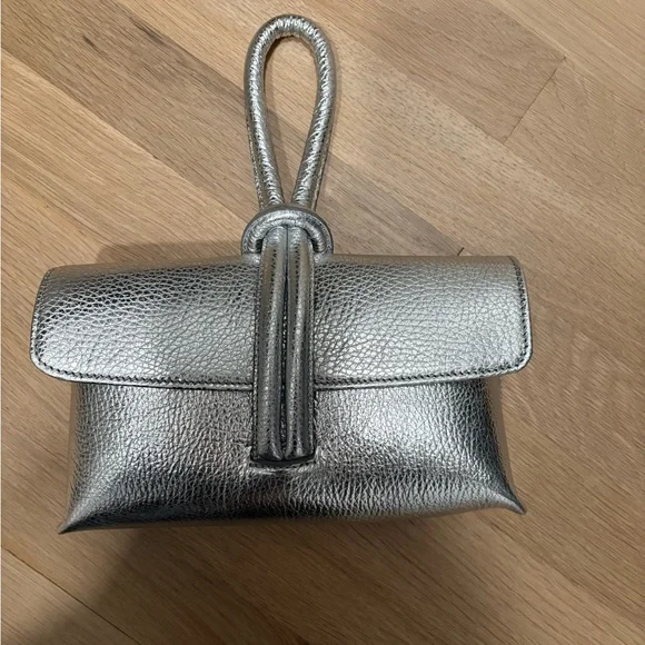 M Gemi Francesca Silver Leather Clutch - Picture 5 of 7